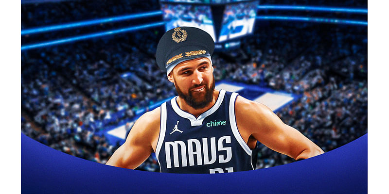 Mavericks' Klay Thompson reacts to Warriors' captain hat tribute