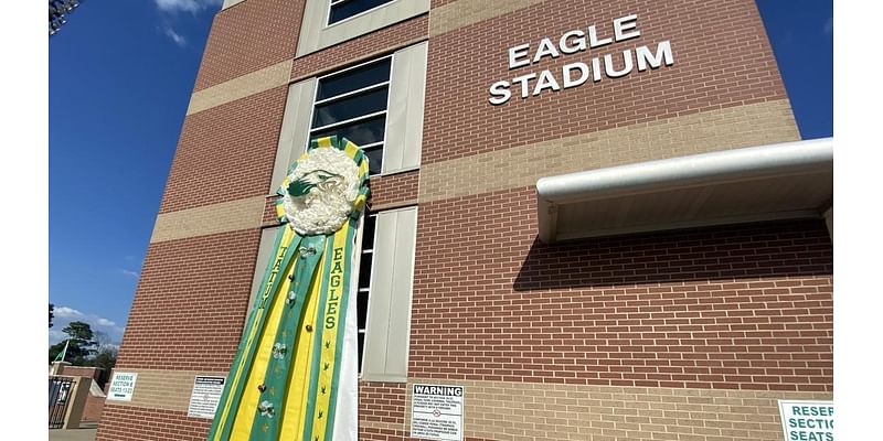 East Texas teacher creates over 17-foot tall mum for homecoming