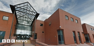 Man jailed for trying to influence jury member in Leicester trial