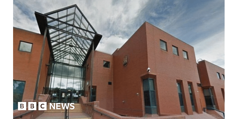 Man jailed for trying to influence jury member in Leicester trial