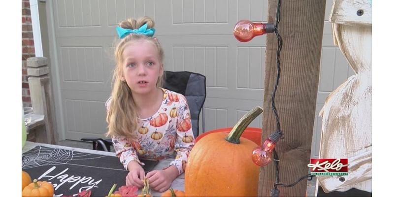 Piper’s pumpkin stand: Generosity by the gourd