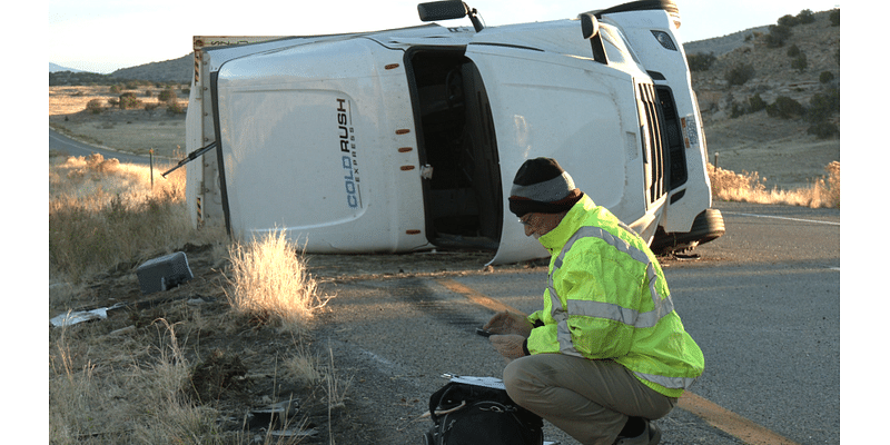 Crash closes lane on I-70