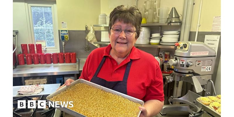 Oldham: Dinner lady celebrates 40 years at same school