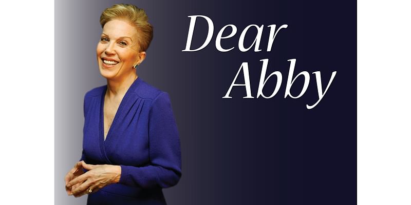 Dear Abby: My boyfriend’s bad breath repulses me