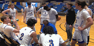 Lopers Get Past Western Colorado, 76-75