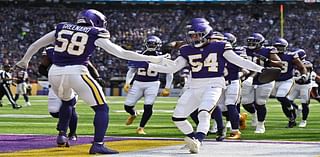 Brian Flores’ Vikings defense using deception and daring in 3-0 start