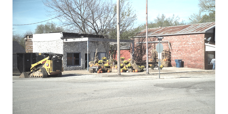 Wyandotte students repurpose damaged building into community picnic shelter