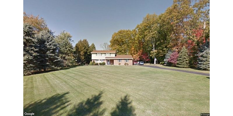 Single-family residence sells in Northampton for $385,000