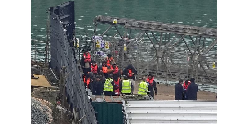 Migrants arrive in UK after crossing English Channel