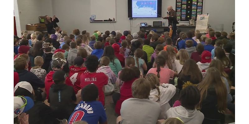 103-year-old WWII Veteran teaches history lesson at Kirkwood school