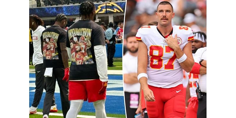 Chiefs players wear custom Travis Kelce T-shirts before Chargers game in support of criticism-plagued tight end