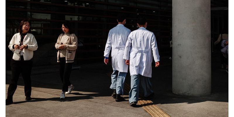 South Korea to pull plans to suspend striking doctors' licenses