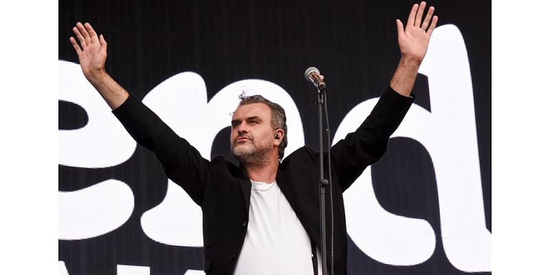 Reverend & The Makers share rousing new charity Christmas single ‘Late Night Phonecall’ and announce homecoming show