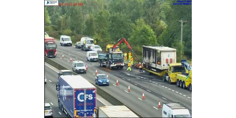 London travel news LIVE: Chaos on M25 as lorry fire causes three hour delays and 11 mile tailback