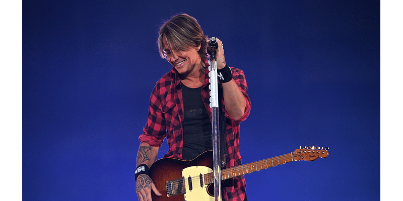 Keith Urban Swaps Lyric On Stage In Las Vegas, Kicks Off 'Euphoric' Chapter