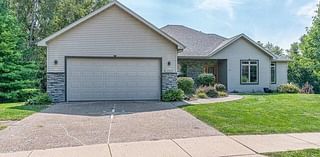 5 Bedroom Home in Bettendorf - $509,900