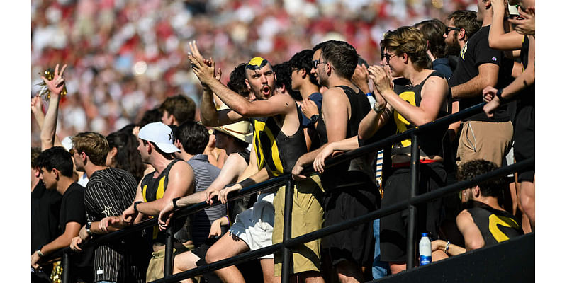 Vandy Fans Take Goalpost Through Downtown Nashville After Alabama Upset