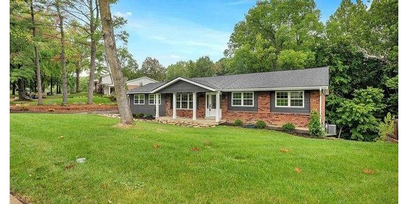 5 Bedroom Home in Chesterfield - $495,000