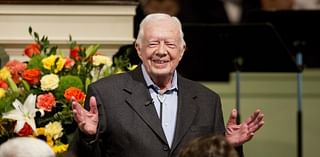 Jimmy Carter receives Holbrooke award from Dayton Literary Peace Prize Foundation