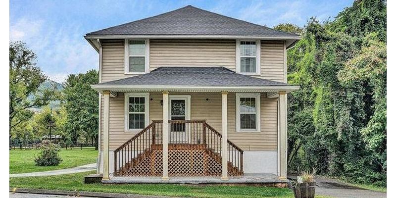 4 Bedroom Home in Roanoke - $239,950