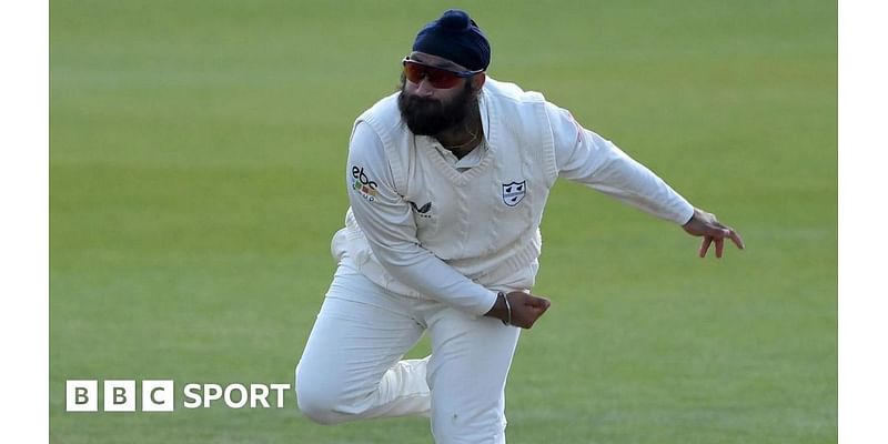 Amar Virdi: Worcestershire's on-loan Surrey spinner in shop window