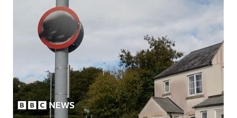 New 20mph signs vandalised in Saltash