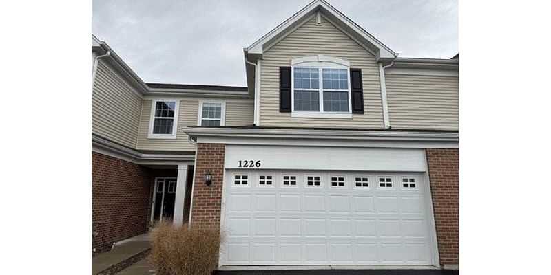 3 Bedroom Home in McHenry - $265,000