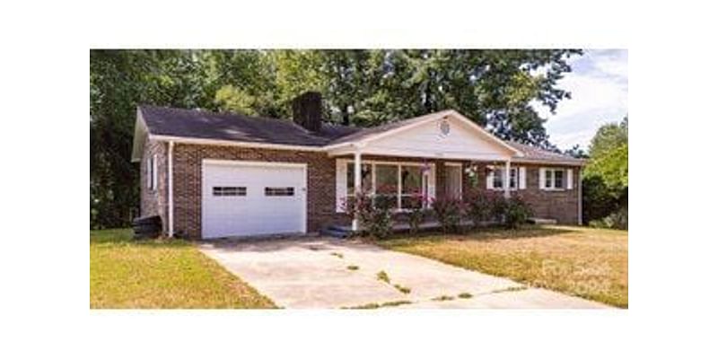 5 Bedroom Home in Morganton - $325,000