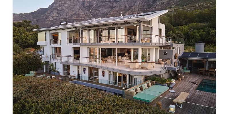 Inside the small luxury Cape Town hotel at the foot of Table Mountain with HUGE views - so dramatic they're worthy of an Oscar