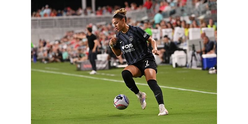 Spirit, USWNT F Trinity Rodman (back) exits in wheelchair