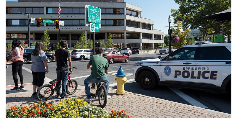 Bomb threats force second consecutive day of school closures in Springfield, Ohio