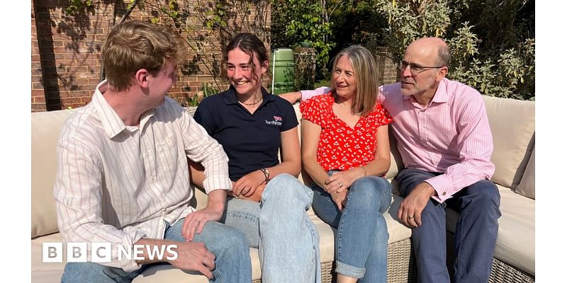 Cambridge parents support daughters 'extreme' rowing goal