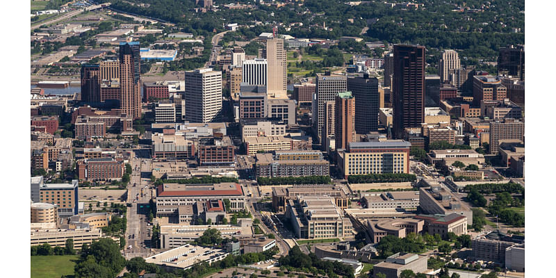 Two downtown St. Paul medical office buildings go to auction in October