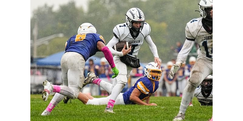 Johnson runs past Roselle - Football recap