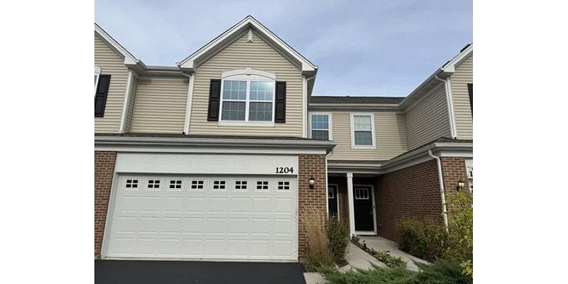 3 Bedroom Home in McHenry - $265,000