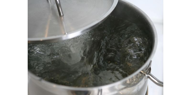 Water main break leads to boil water advisory in Henderson County