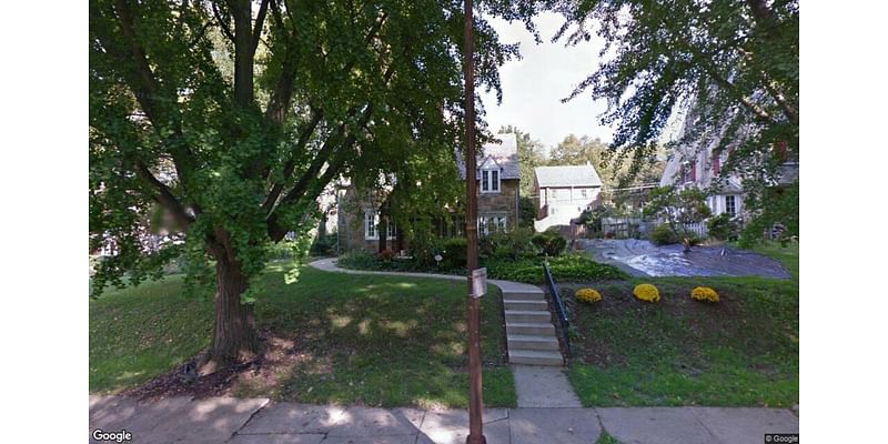 Single-family house sells for $301,000 in Reading