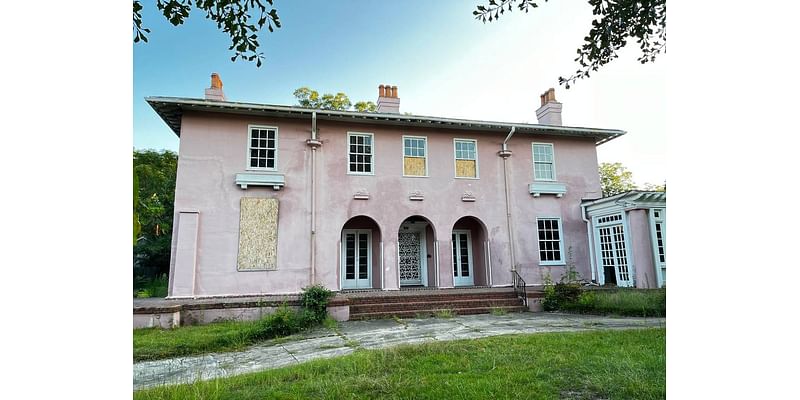 Century-old Macon house added to list of properties in need of restoration. It’s for sale