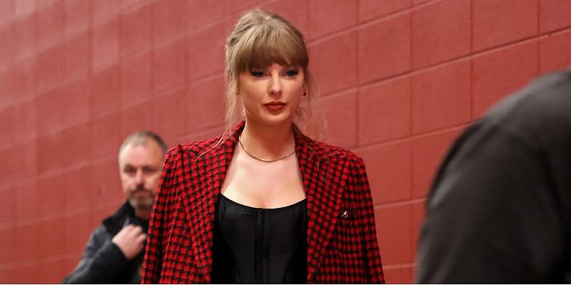 Taylor Swift Wears Versace Mini Skirt at Chiefs Game on November 10