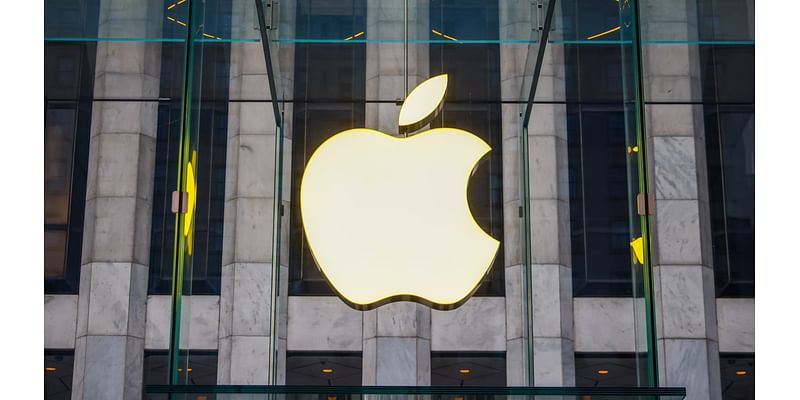 Where Jim Cramer stands on Apple after more selling from Warren Buffett's Berkshire