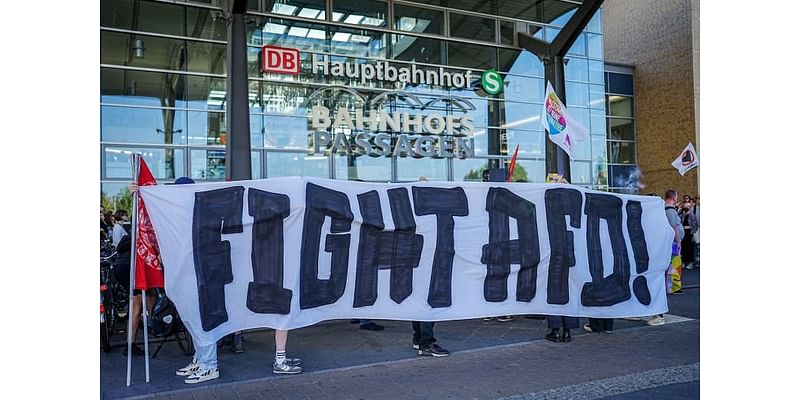 Hundreds of protesters gather outside far-right AfD election party