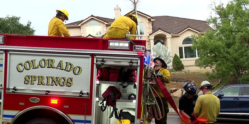 Firefighters save homes after flames break out in middle of southwest Colorado Springs neighborhood