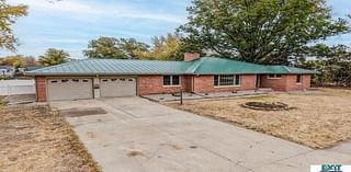 2 Bedroom Home in Beatrice - $229,900