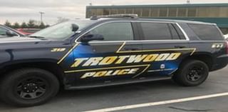 2 hospitalized after crash in Trotwood