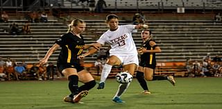 No. 21 Texas defeats LSU 3-0 in SEC Championship quarterfinals, Holly Ward, Amalia Villarreal both on scoresheet