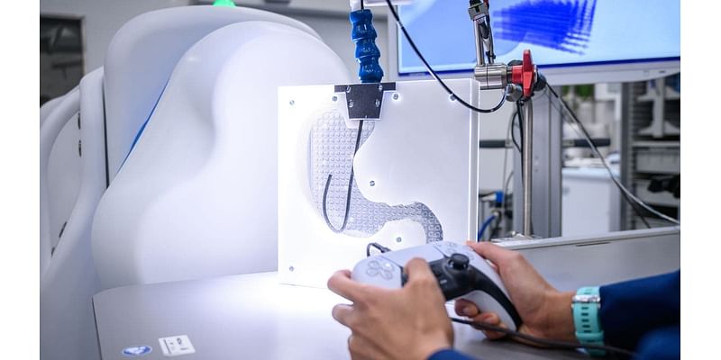 Surgeons use PlayStation controller for long-distance endoscopy