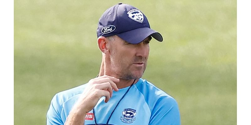 Geelong players get health update on assistant coach Steven King who collapsed at training ahead of AFL grand final qualifier against Brisbane Lions