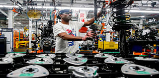 Manufacturing Slumps to 15-Month Low as Inflation Reaccelerates