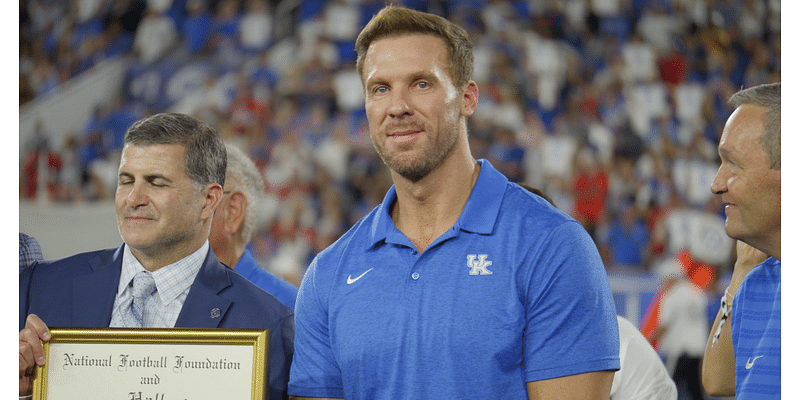 LOOK: Tim Couch statue unveiled at Leslie County High School