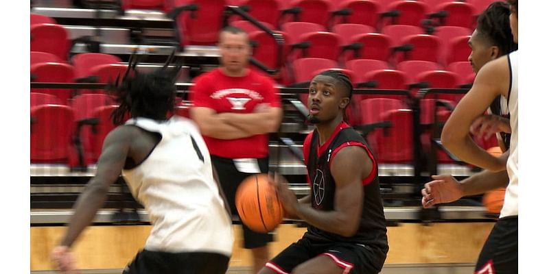 YSU basketball programs hold first day of practices